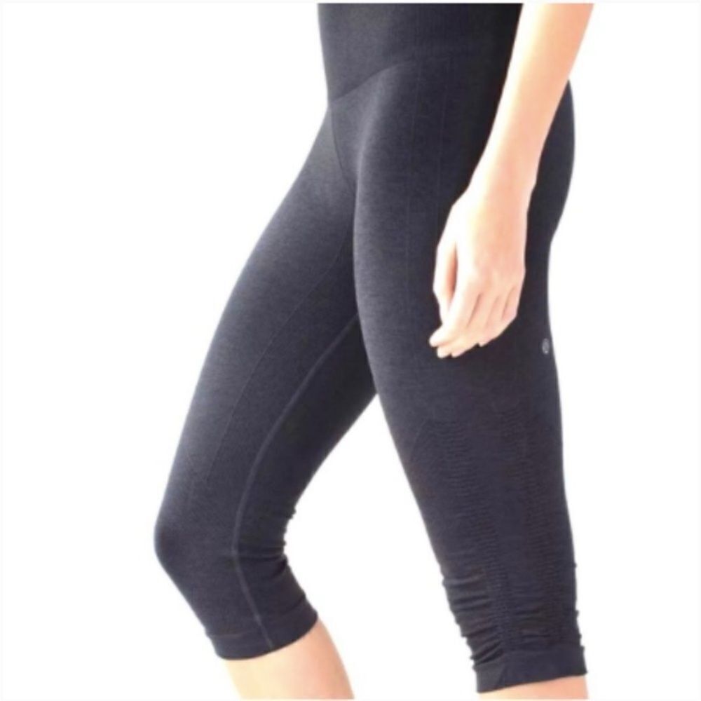 Lululemon In The Flow Cropped Seamless Leggings size 4